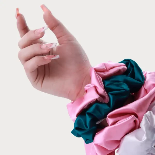 Scruchies de seda para sujetar el cabello cómodos y suaves
